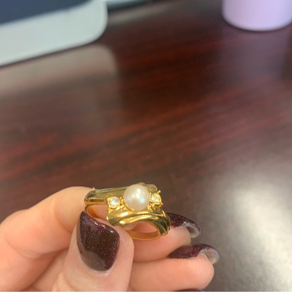 Avon “Eternal Luster” Goldtone  faux Pearl Ring size 9 NIB 1989 - Picture 4 of 7